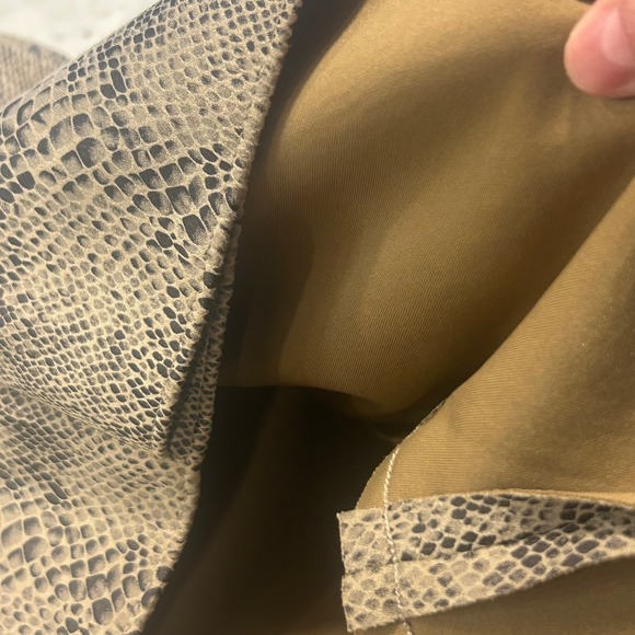 NWT Zara Basic Women's Skirt Shorts Large Snake Print Button Detail - Picture 3 of 8